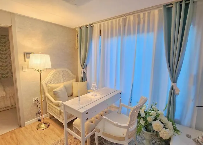 Arti Stay #5 - Open Special Price - 2 Room - Pet Friendly - Party Room - Sillim Station - Danggok Station - Market Adjacent - 3People